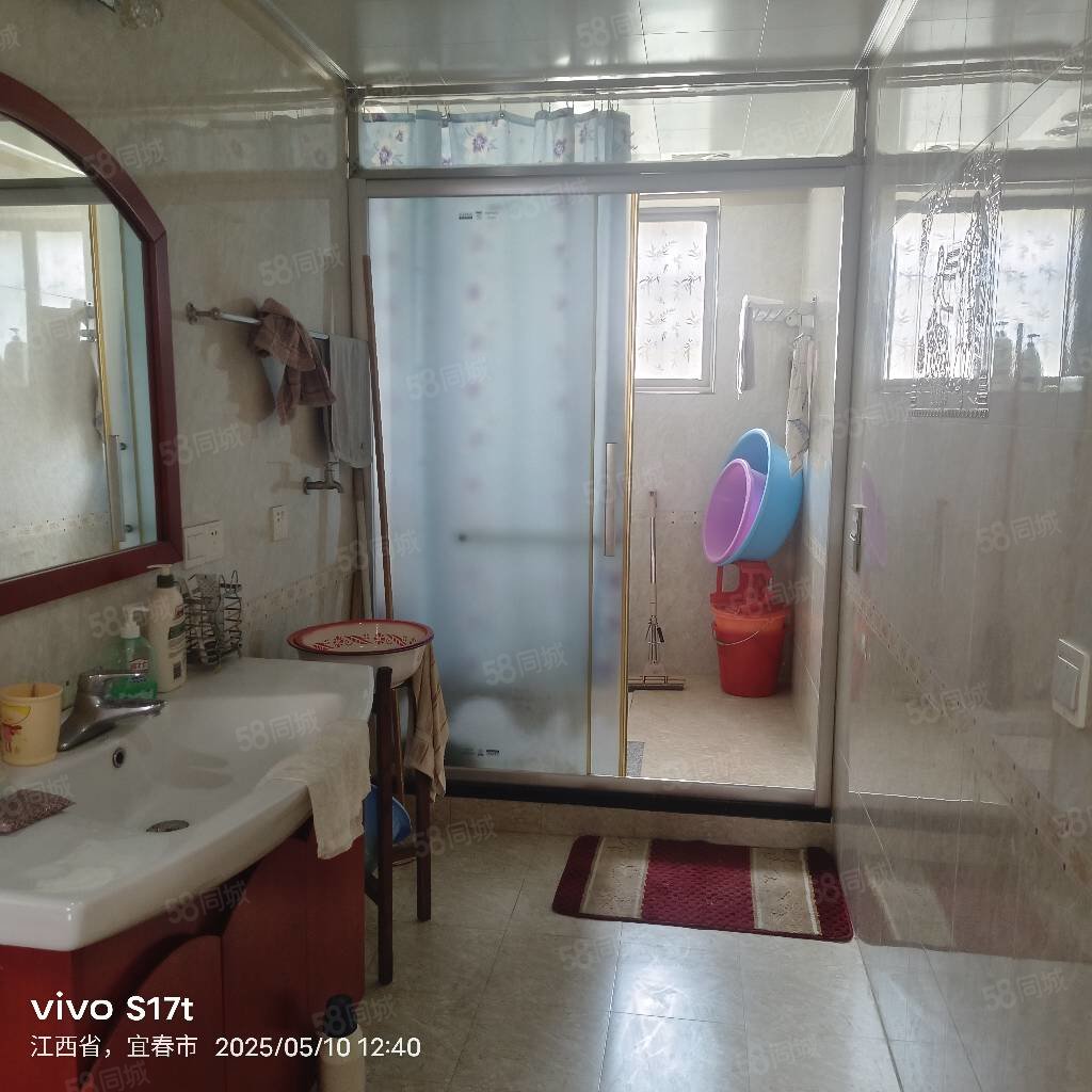 金鼎商业街小区3室2厅2卫130㎡南北80万