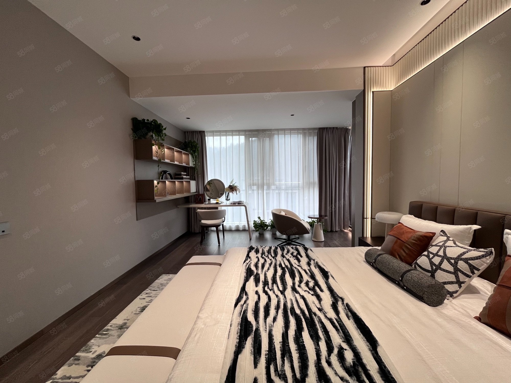 汉成世家5室3厅5卫178㎡南北125万