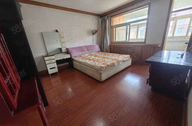 水晶丽城西邻 单价4千多 东边户 三室朝阳  6 就可入住免