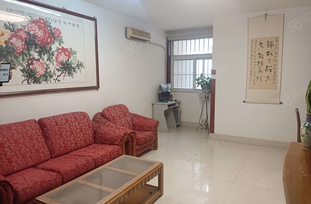 68.9万三楼三室 带车库 有钥匙 随时看房