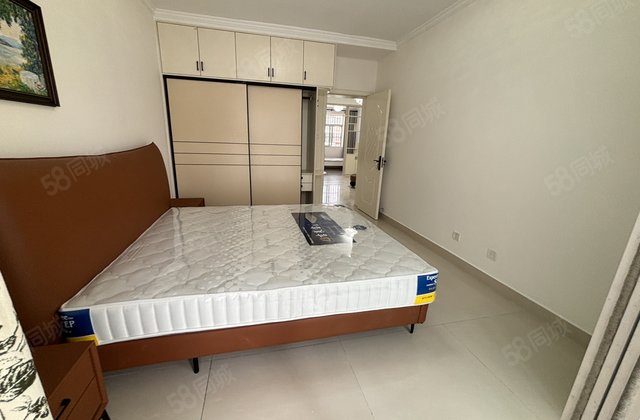 水岸新城 三室 带家具家电 领包入住 停车方便 新城邦香格里