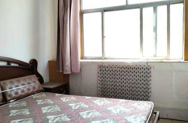 老文轩，柳园办事处家属院中间楼层，三室看房方便