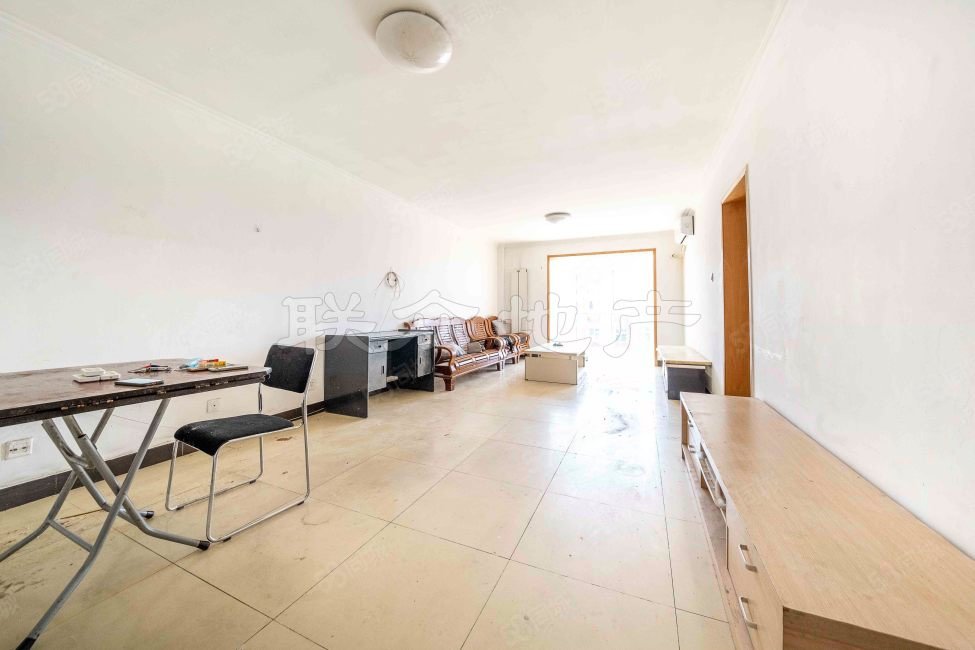 新鳳小區(qū)2室2廳1衛(wèi)87.13㎡南北195萬