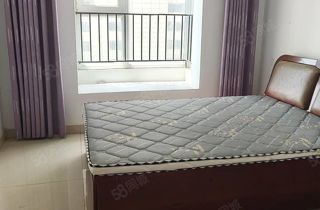 闸口附近，东关国际西区 三室两厅