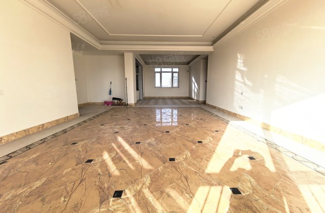 碧桂园5室2厅266㎡141万二手房图片