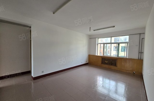 金鼎 刚需小三居 中间楼层采光好 近医院 出行方便 南北通透