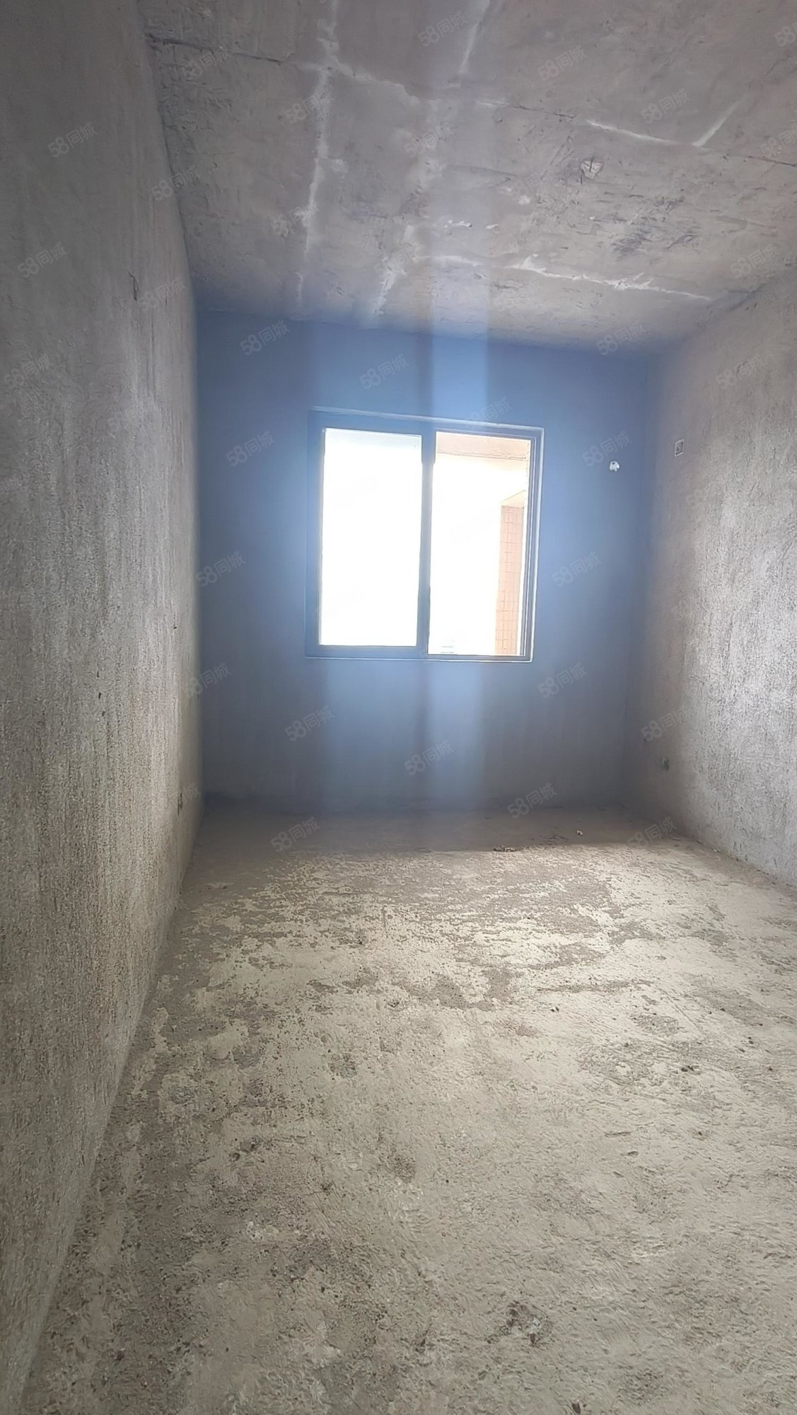 东湖花苑3室2厅2卫131㎡南北96万