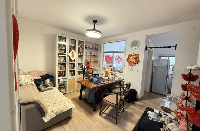 文轩中学 步梯一楼 龙山北区 全屋精装 温馨三室 南北通透