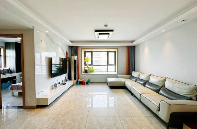 莲湖公园观景房  前排东边户 精装三室全明户型 配套齐全