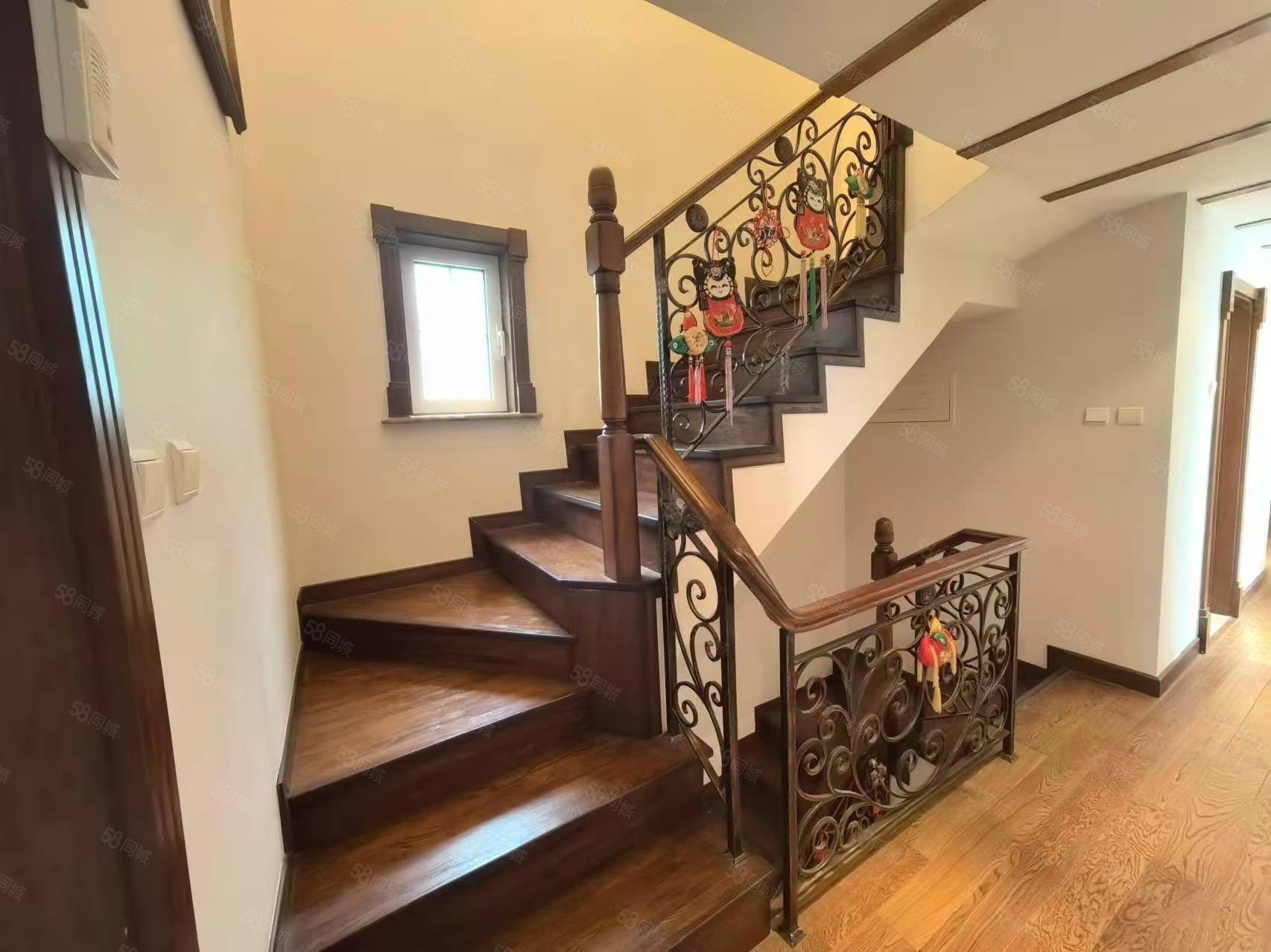 舜澤園(別墅)6室3廳3衛(wèi)230㎡東西550萬(wàn)