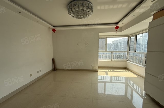 急售阿卡四期 三室带车位 边户全明 随时看房