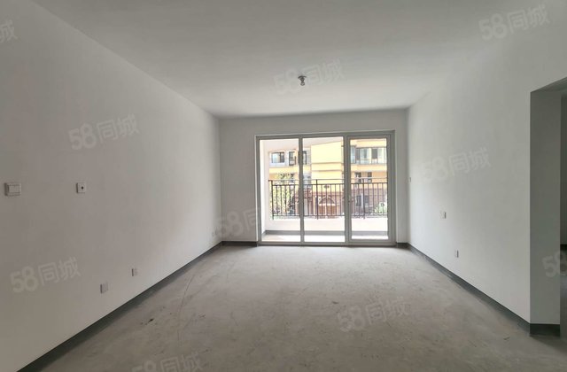 电梯洋房，四室两厅两卫，带地下室，房东着急出售，价格可聊