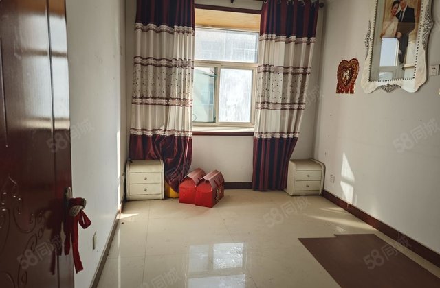 青青小镇3室2厅105㎡18万二手房图片