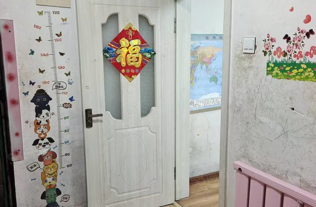 高中社区1室1厅30㎡7.9万二手房图片