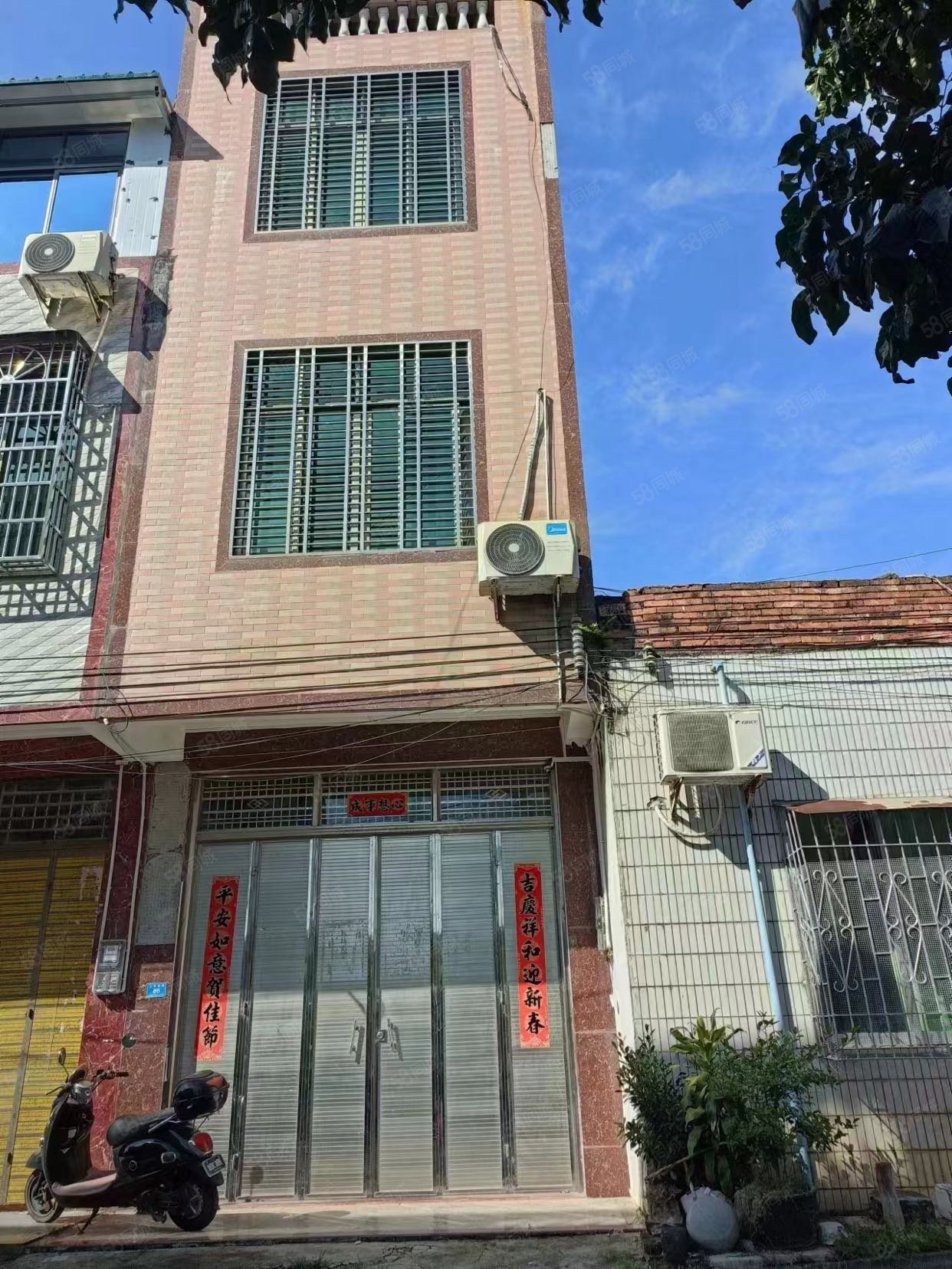 文贤四里住宅4室2厅3卫211㎡南110万