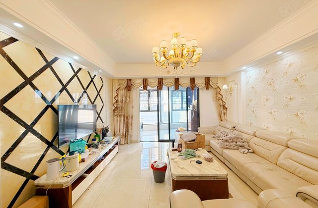 红橡华园4室2厅139.17㎡200万二手房图片