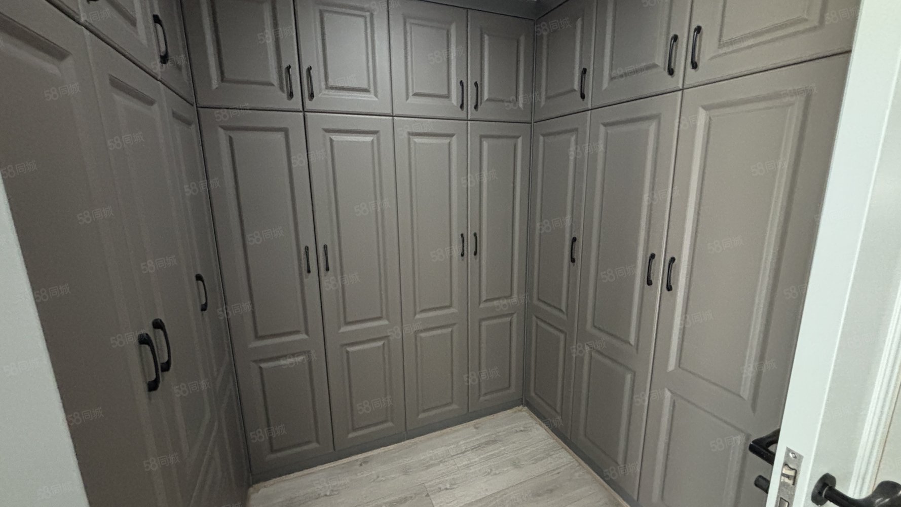 天屿花城((别墅)6室2厅6卫396㎡南北336万