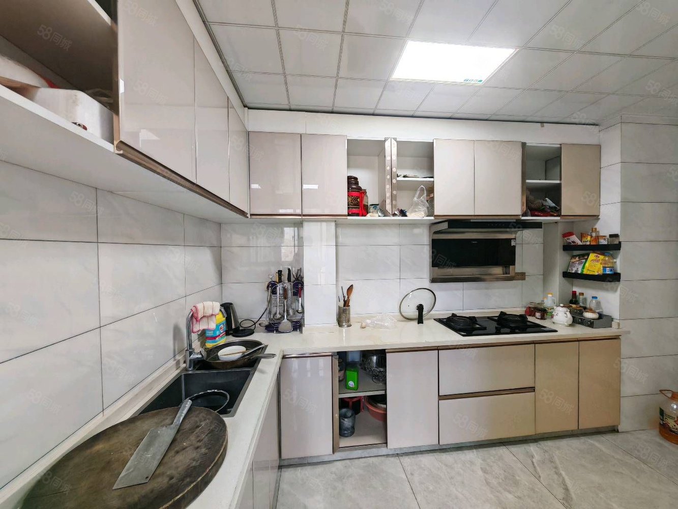 中瑞领航城3室2厅2卫136㎡南北79.8万