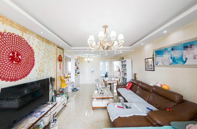 汇丰国际住宅小区3室2厅141.85㎡129万二手房图片