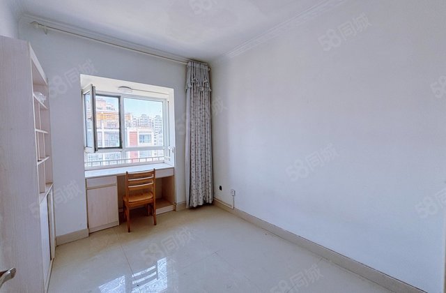 西湖馨苑 带电梯 小三居 高楼层视野无遮挡 小区新 停车方便