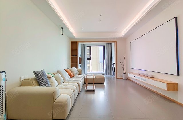 融创凡尔赛领馆(三期)3室2厅104㎡126万二手房图片