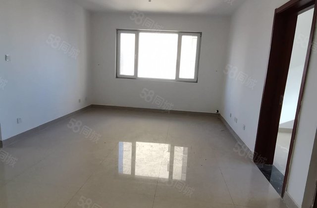 急售！市中心单价六千，新房未住，全款看过来，双卫，送储藏室，