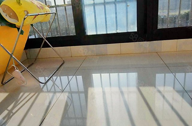 君临华府3室2厅92.98㎡155万二手房图片