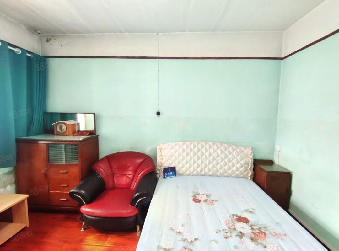 沿河小区2室2厅1卫70㎡南北25万