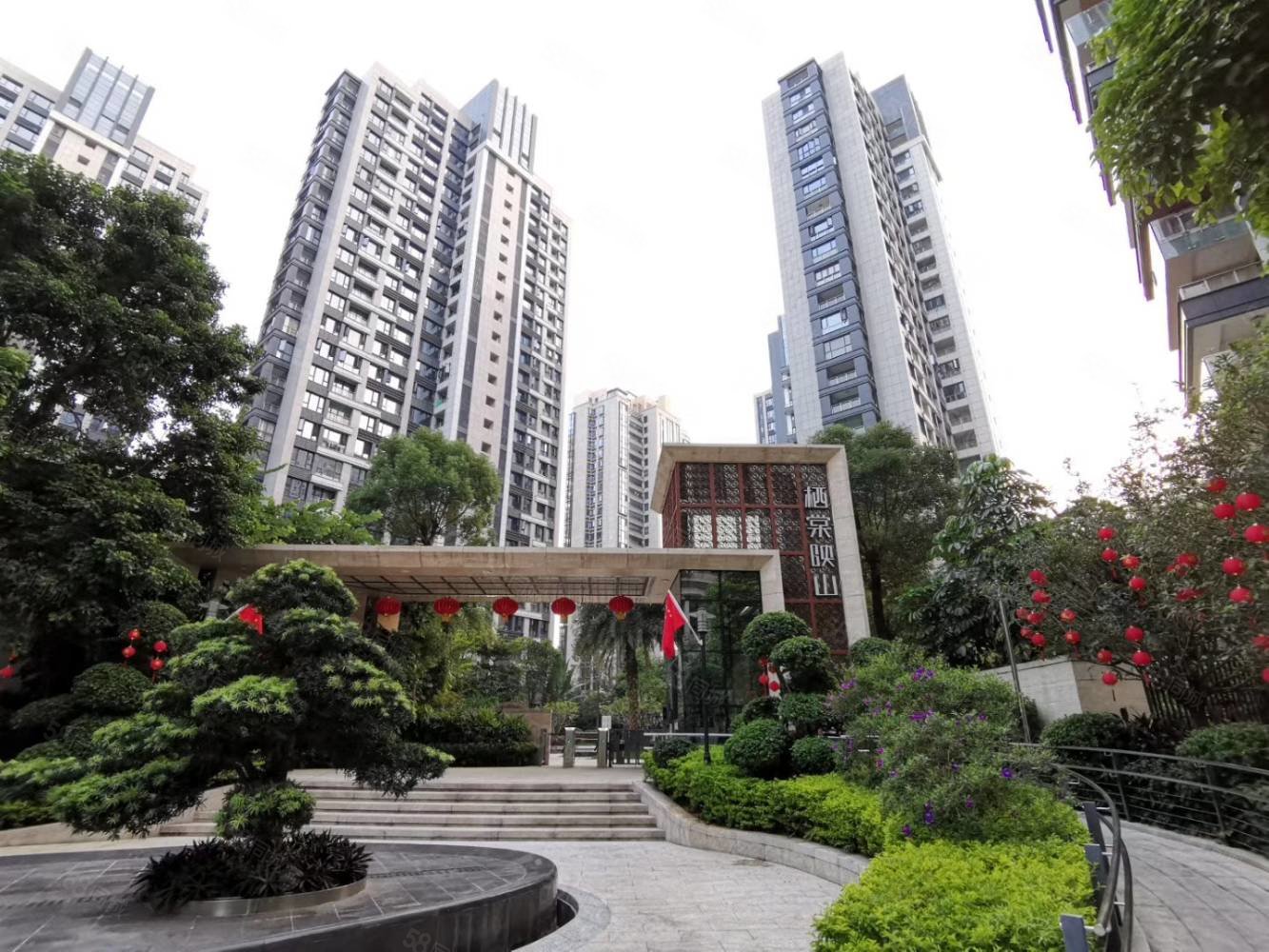 栖棠映山5栋高楼层南北通毛坯4房送35平车位1比3