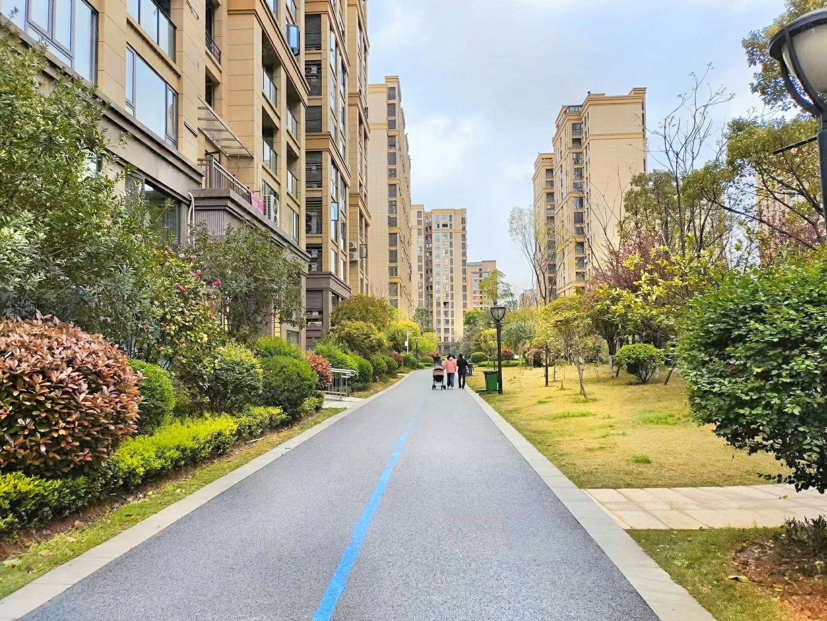 鑫远悦城南北通透电梯房楼龄新中间好楼层满五