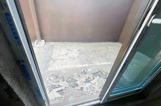 金地格林春岸(二期)4室2厅138.48㎡86.8万二手房图片