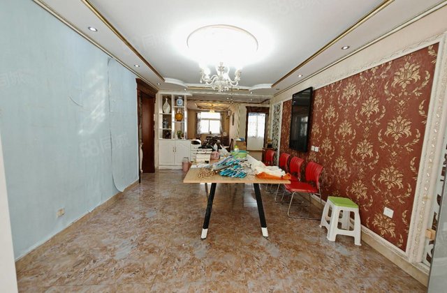 欧景丽都，精装三叶草，两个车库，七中，孝心一楼，全天采光