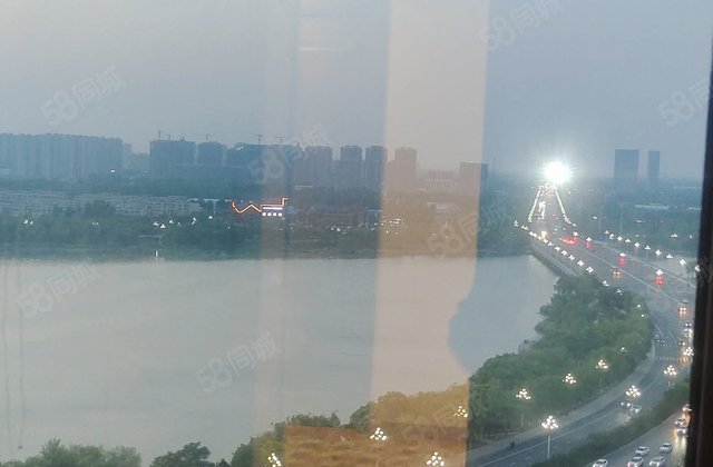 企业力荐 碧桂园国岳府 楼龄新 双卫格局 购物方便 房东急售