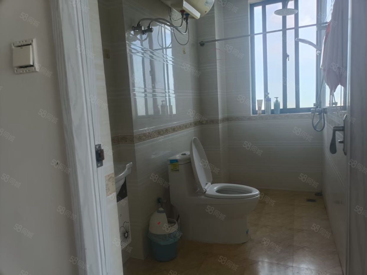 水晶公园2室1厅1卫62.51㎡南36万