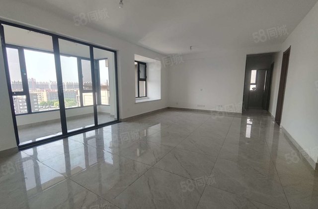 荣盛江山印 次新小区 小三房 南北通透 出行方便 精装好房