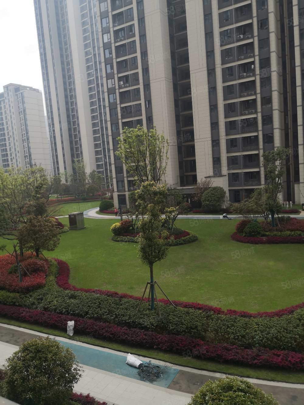 融创澜岸大观3室2厅2卫118㎡南北81万