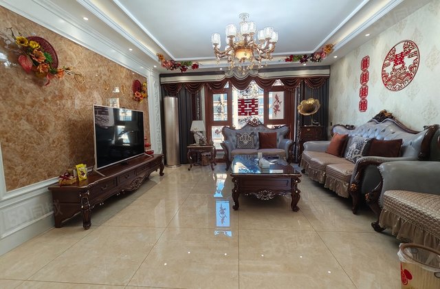 时代广场3室2厅140㎡120万二手房图片