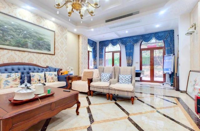 璞墅5室2厅325.23㎡1800万二手房图片