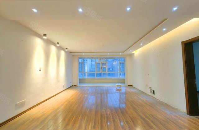 棠棣5室2厅201.3㎡165万二手房图片