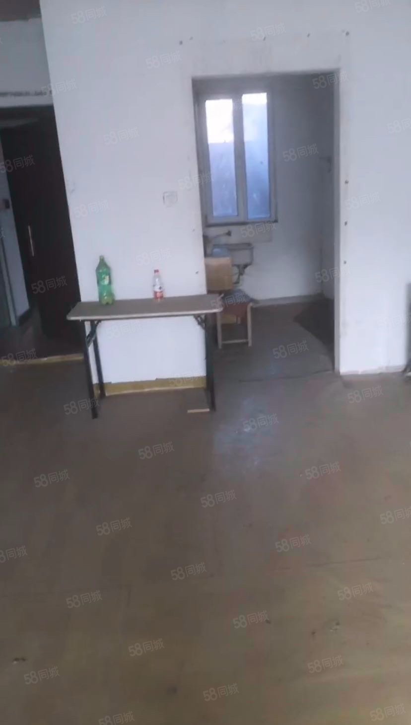 新野上郡靜園2室1廳1衛(wèi)92.2㎡南68萬(wàn)