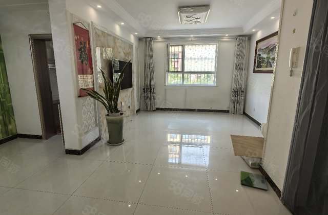 急售！万达旁！六层电梯洋房！送车储！随时看房！