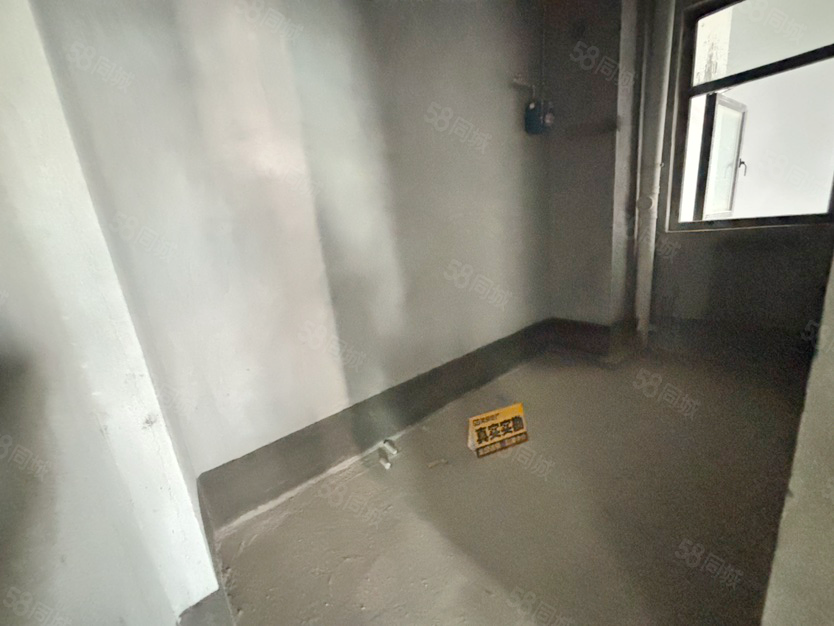 香山苑小区(张湾)3室2厅2卫110㎡南北78万