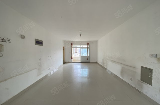 房东急售，急售！急售！带车位！单价4000多 三室 两卫