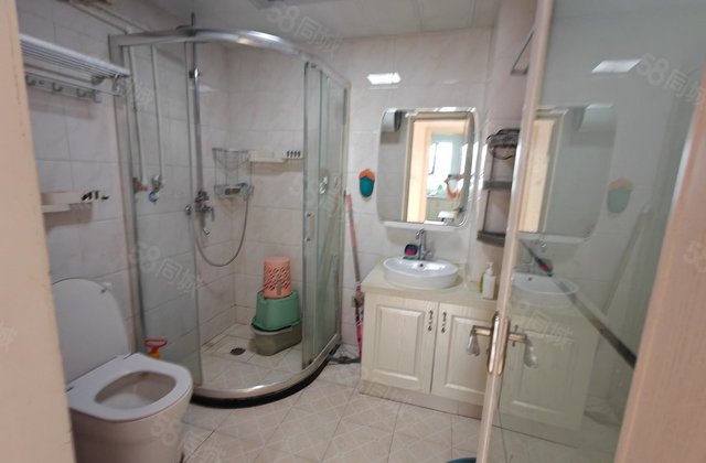 新东方龙湾二期(30-51号楼) 2房 周边配套完善