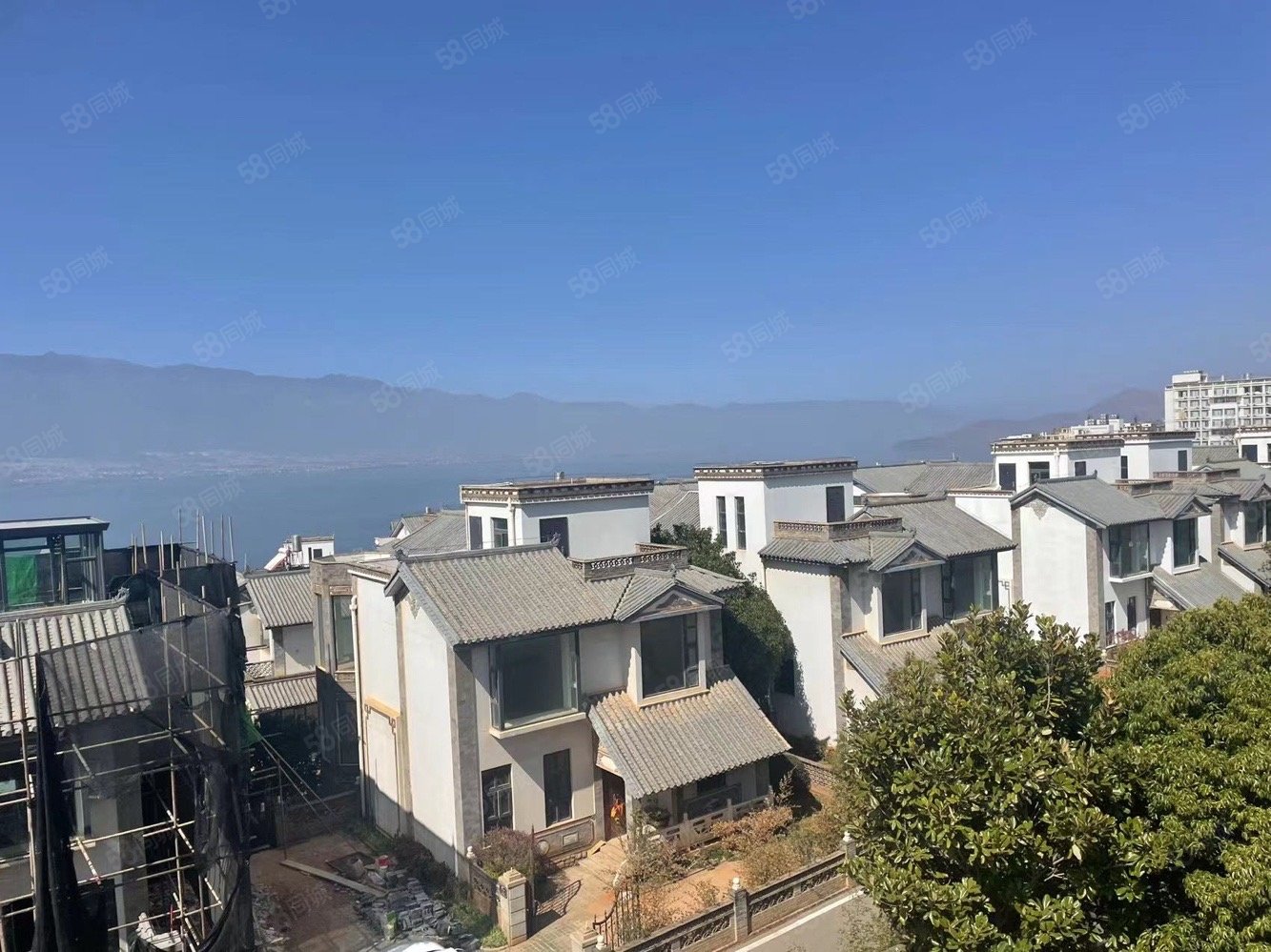 大理公馆(别墅)4室2厅3卫268㎡南北388万