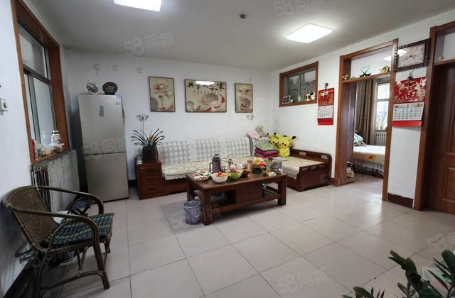 阳光实验，教师新村，三里铺风景小区正三室，小区免费停车。