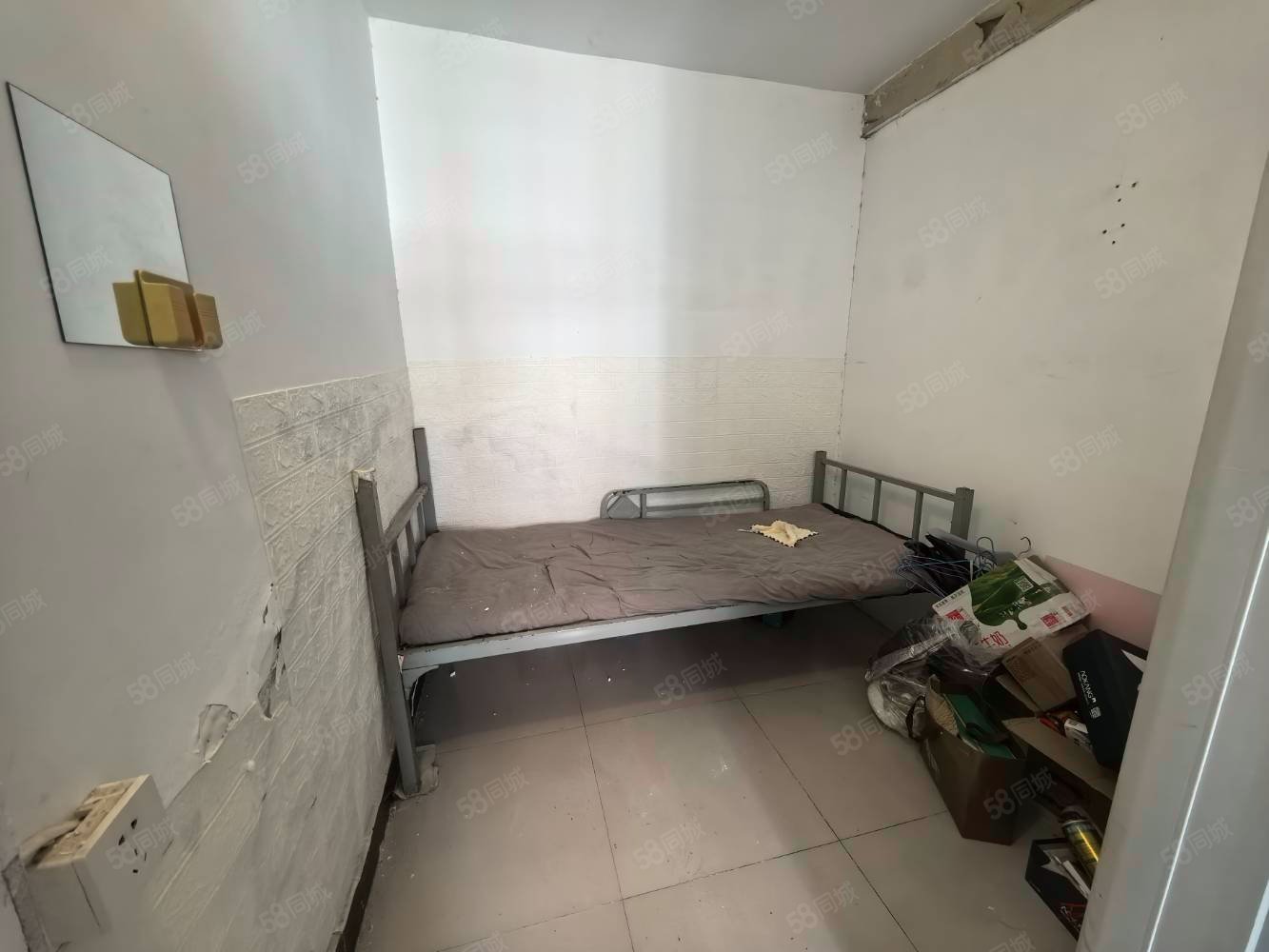 東四十二條胡同1室1廳0衛(wèi)10.5㎡東128萬(wàn)