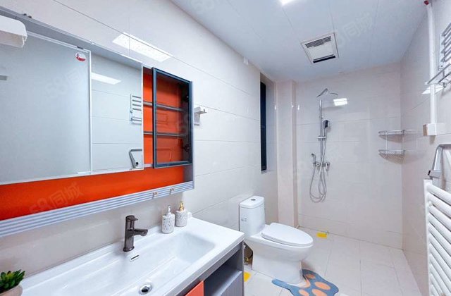 绿城百合新城 3室2厅 精装修 140平 采光好 周边商圈成