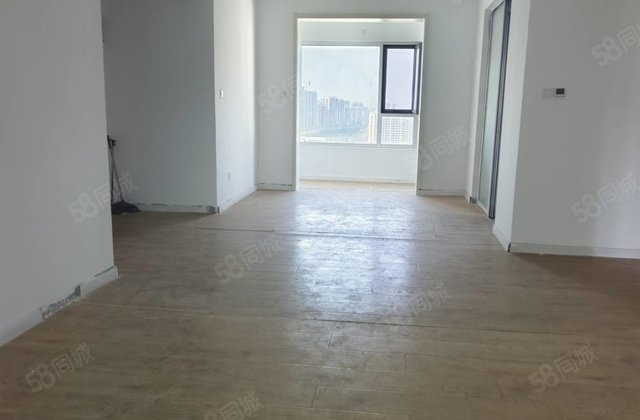 荣盛锦绣学府 南北通透 双卫格局 近医院 产权清晰 带电梯