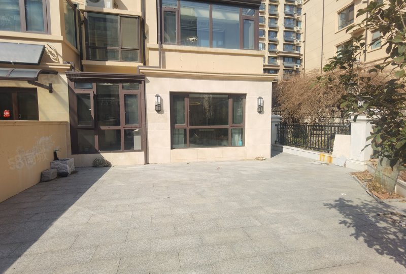 送大院侧院80多平精装花了70多万华盛苑一二层复试